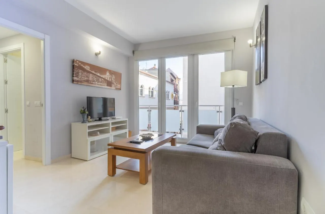 Apartamentos Castillo Фуэнхирола